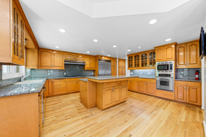 560 Euclid St 39