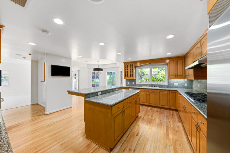 560 Euclid St 42