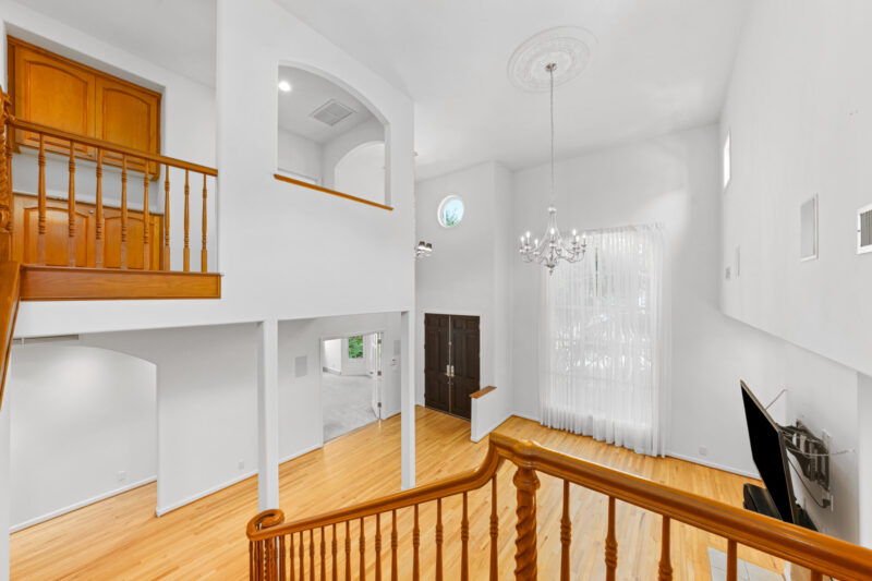 560 Euclid St 45
