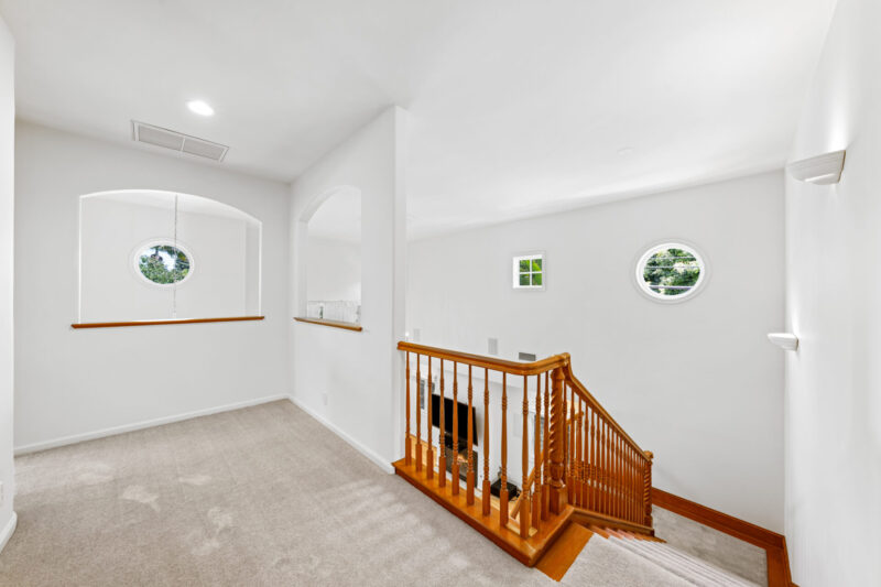 560 Euclid St 46