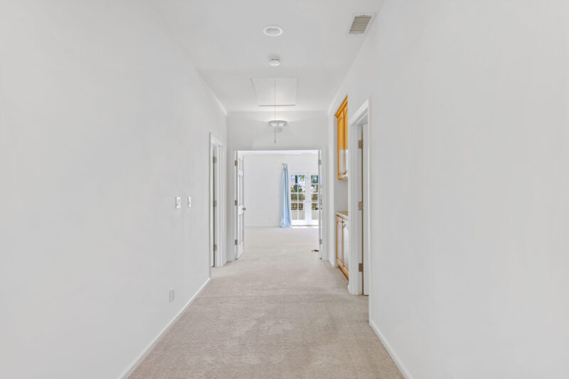 560 Euclid St 49