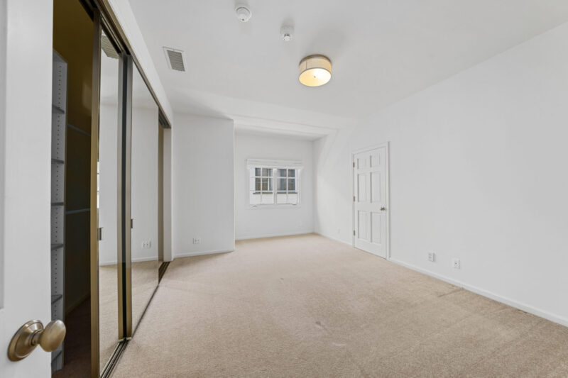 560 Euclid St 50